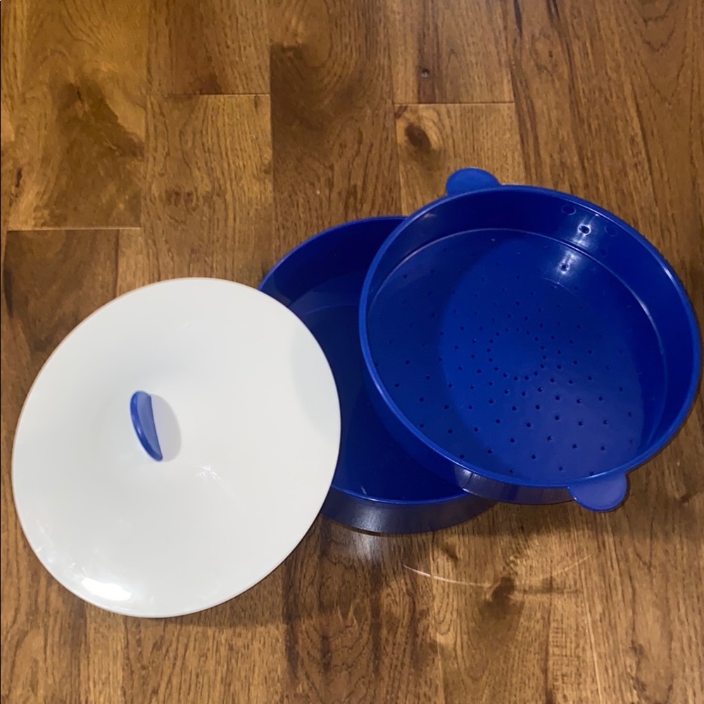 Tupperware blue and white microwave steamer- 3 piece set. - Picture 3 of 9